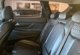 Подержанный автомобиль Hyundai Santa Fe 2018 года (12 фото)