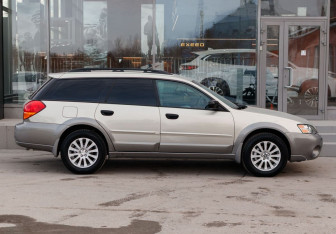 Подержанный автомобиль Subaru Legacy Wagon 2005 года (4 фото)