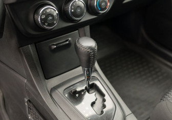 Подержанный автомобиль Toyota Corolla Sedan 2014 года (15 фото)