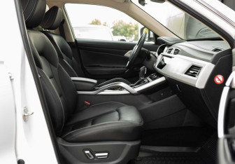 Подержанный автомобиль Geely Atlas 2020 года (21 фото)