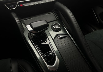 Подержанный автомобиль Geely Monjaro 2023 года (7 фото)