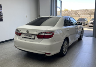 Подержанный автомобиль Toyota Camry Sedan 2017 года (4 фото)