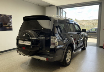 Подержанный автомобиль Mitsubishi Pajero 2007 года (4 фото)