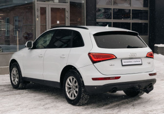 Подержанный автомобиль Audi Q5 2012 года (7 фото)