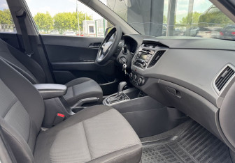 Подержанный автомобиль Hyundai Creta 2019 года (11 фото)