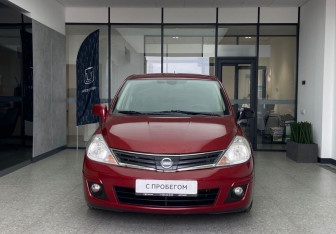 Подержанный автомобиль Nissan Tiida Hatchback 2008 года (3 фото)