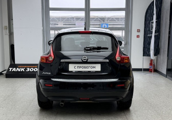 Подержанный автомобиль Nissan Juke 2011 года (5 фото)
