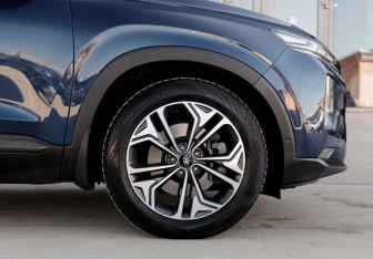 Подержанный автомобиль Hyundai Santa Fe 2020 года (9 фото)