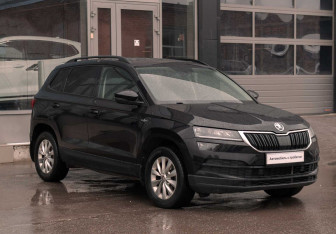 Подержанный автомобиль Skoda Karoq 2021 года (3 фото)