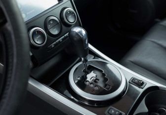 Подержанный автомобиль Mazda CX-7 2011 года (16 фото)