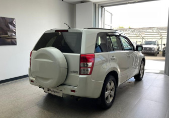 Подержанный автомобиль Suzuki Grand Vitara 2010 года (5 фото)