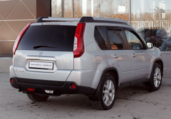 Подержанный автомобиль Nissan X-Trail 2011 года (5 фото)