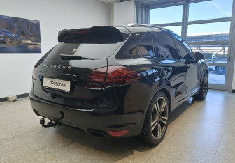 Подержанный автомобиль Porsche Cayenne 2012 года (4 фото)