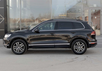 Подержанный автомобиль Volkswagen Touareg 2017 года (8 фото)