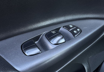 Подержанный автомобиль Nissan Sentra Sedan 2014 года (12 фото)