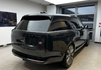 Подержанный автомобиль Land Rover Range Rover 2023 года (5 фото)
