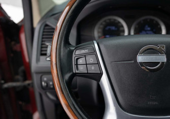 Подержанный автомобиль Volvo XC60 2010 года (12 фото)