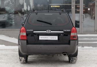 Подержанный автомобиль Hyundai Tucson 2006 года (6 фото)