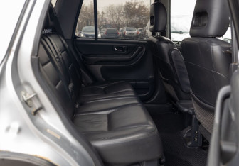 Подержанный автомобиль Honda CR-V 2001 года (17 фото)