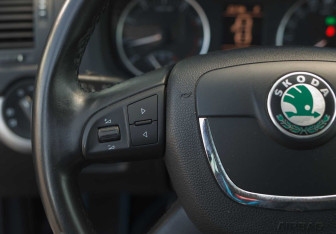 Подержанный автомобиль Skoda Octavia Liftback 2012 года (13 фото)