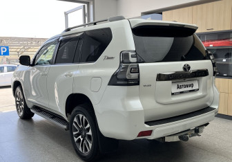 Подержанный автомобиль Toyota Land Cruiser Prado 2021 года (6 фото)