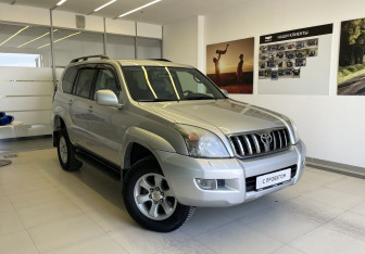 Подержанный автомобиль Toyota Land Cruiser Prado 2008 года (3 фото)