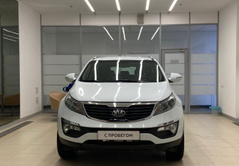 Подержанный автомобиль Kia Sportage 2012 года (2 фото)