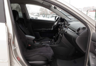 Подержанный автомобиль Mazda 3 Sedan 2006 года (18 фото)