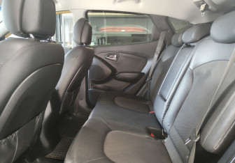 Подержанный автомобиль Hyundai ix35 2014 года (14 фото)