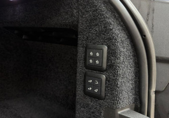 Подержанный автомобиль Land Rover Range Rover 2019 года (22 фото)