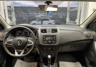 Подержанный автомобиль Renault Logan Sedan 2022 года (10 фото)