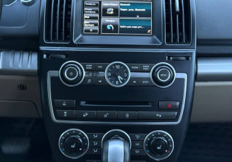 Подержанный автомобиль Land Rover Freelander 2014 года (17 фото)