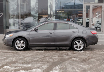Подержанный автомобиль Toyota Camry Sedan 2008 года (8 фото)