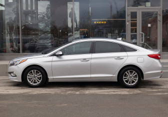 Подержанный автомобиль Hyundai Sonata 2016 года (8 фото)