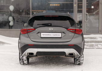 Подержанный автомобиль Infiniti QX30 2018 года (6 фото)