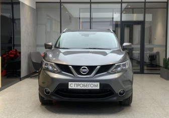 Подержанный автомобиль Nissan Qashqai 2017 года (2 фото)