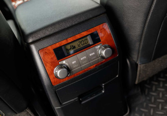 Подержанный автомобиль Toyota Highlander 2011 года (17 фото)