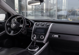 Подержанный автомобиль Mazda CX-7 2008 года (10 фото)