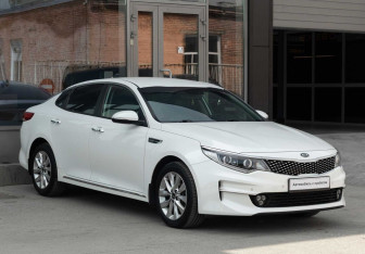 Подержанный автомобиль Kia Optima Sedan 2017 года (3 фото)