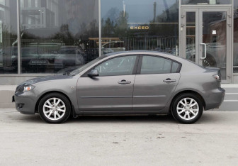 Подержанный автомобиль Mazda 3 Sedan 2006 года (8 фото)