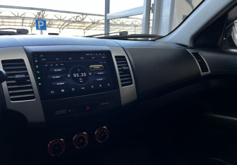 Подержанный автомобиль Mitsubishi Outlander 2012 года (12 фото)