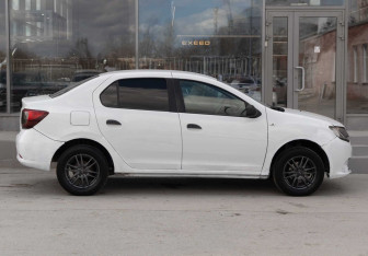 Подержанный автомобиль Renault Logan Sedan 2015 года (4 фото)