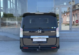 Подержанный автомобиль Honda Stepwgn 2012 года (6 фото)