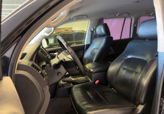 Подержанный автомобиль Toyota Land Cruiser Suv 2012 года (9 фото)