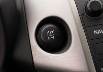 Подержанный автомобиль Toyota RAV4 2006 года (16 фото)