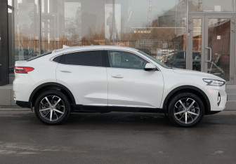 Подержанный автомобиль Haval F7x 2020 года (4 фото)