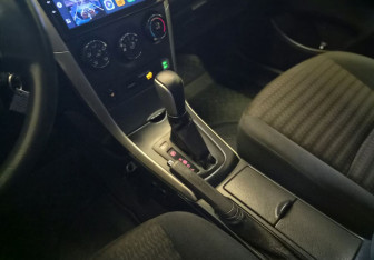 Подержанный автомобиль Toyota Corolla Sedan 2008 года (11 фото)