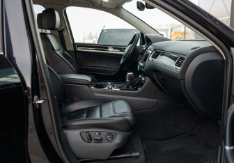 Подержанный автомобиль Volkswagen Touareg 2017 года (22 фото)