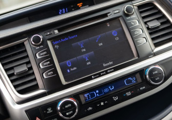 Подержанный автомобиль Toyota Highlander 2018 года (14 фото)