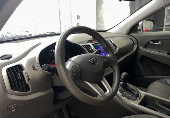 Подержанный автомобиль Kia Sportage 2011 года (7 фото)